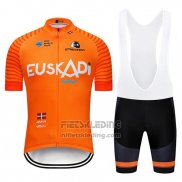 2019 Fietskleding Euskadi Oranje Korte Mouwen en Koersbroek